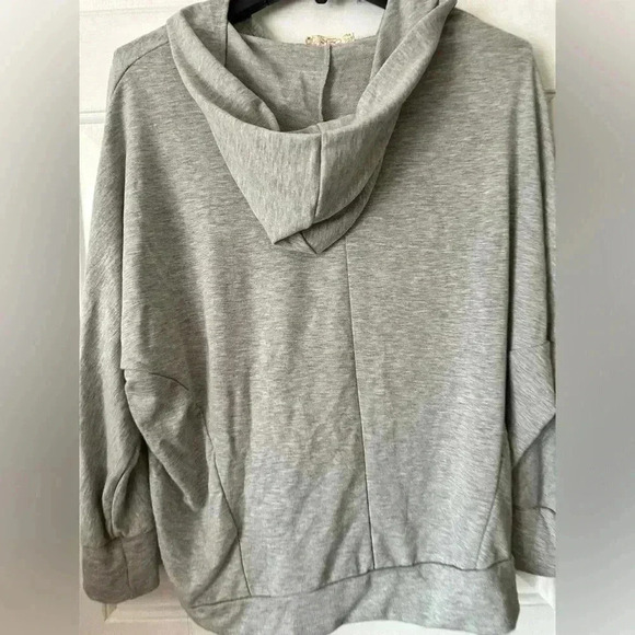 Comfy cozy athleisure grey hoodie - Picture 3 of 3